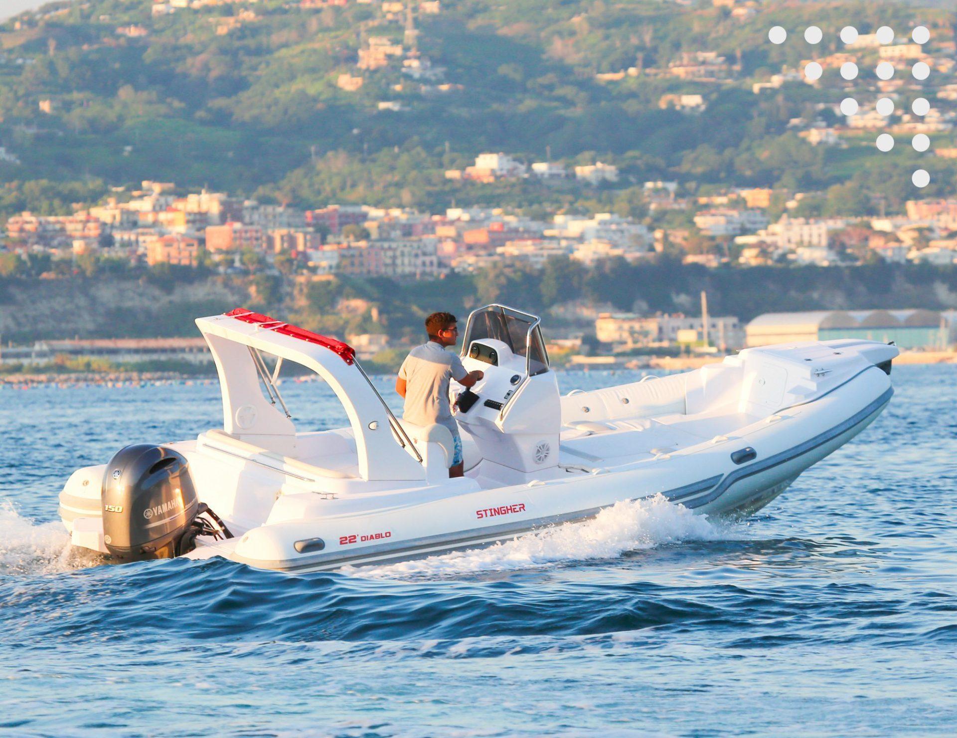 Da Bacoli: Noleggio Gommone con patente - Stingher 22 motore 150cv — ormeggiata a Bacoli