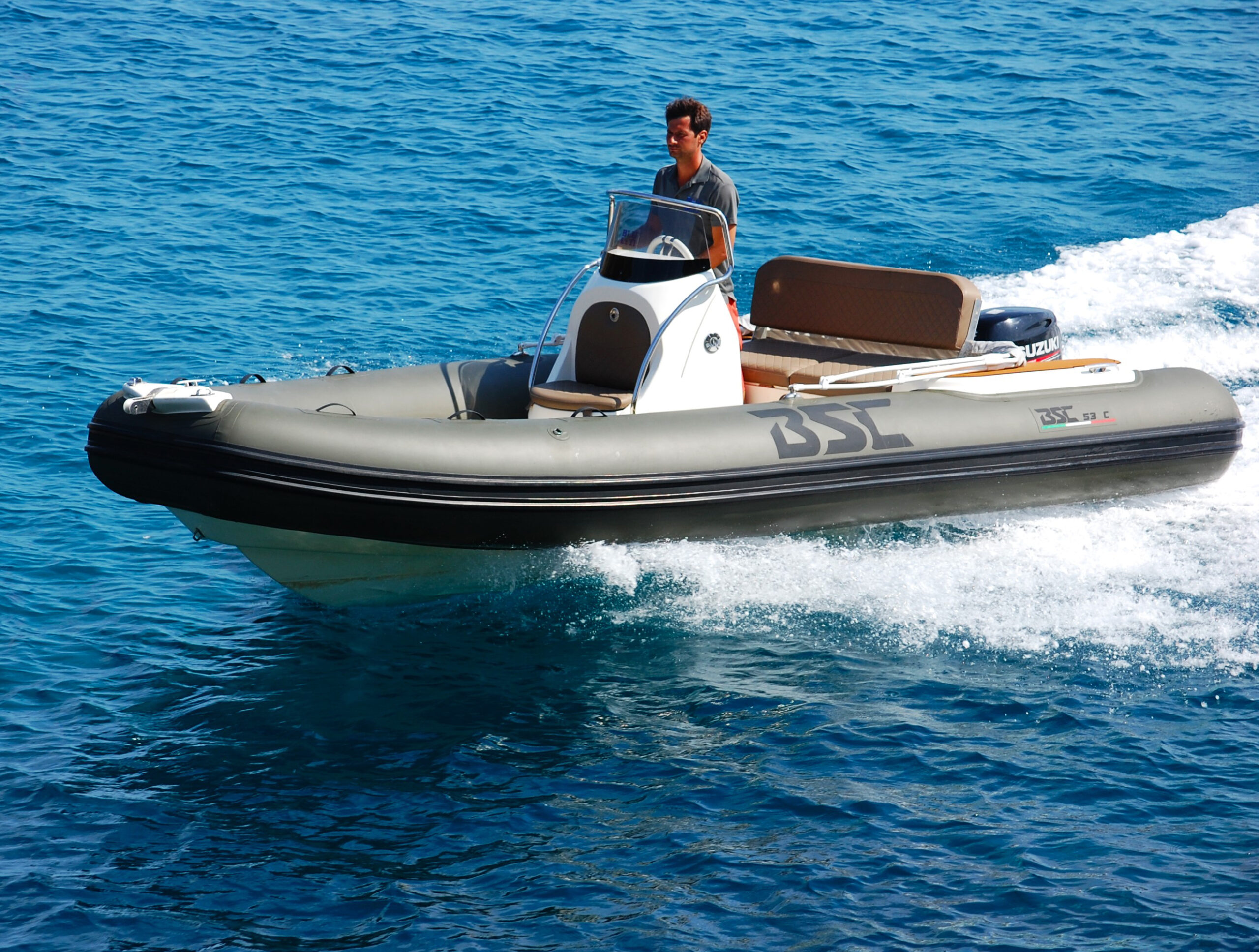 gommone senza patente - villasimius